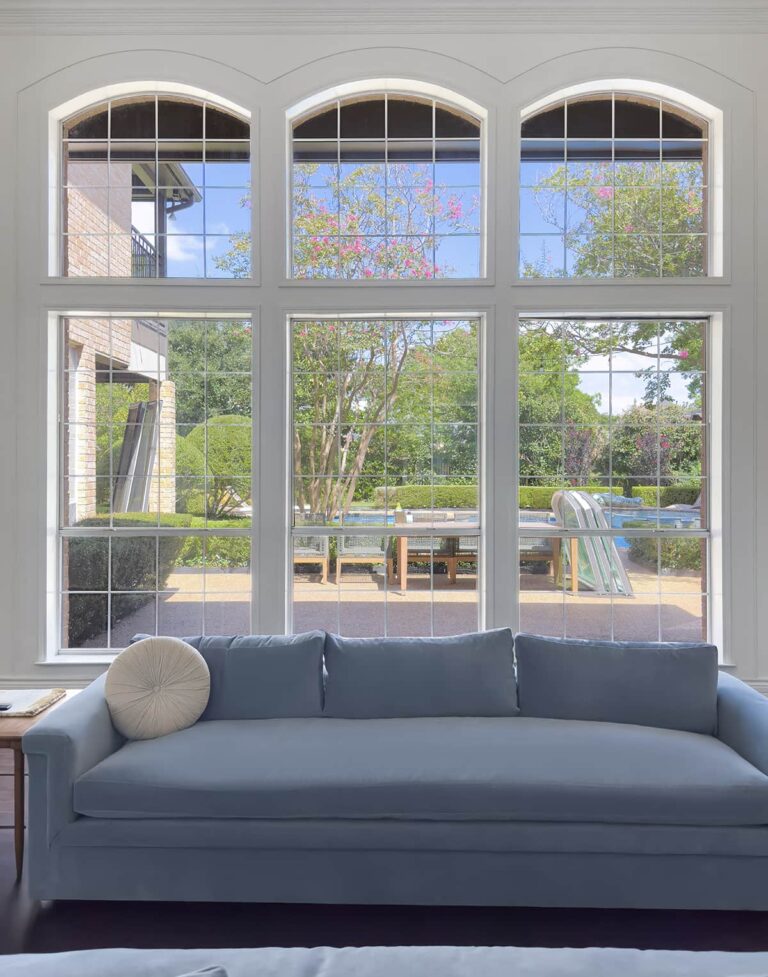 Custom windows with large window panes